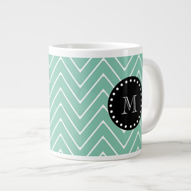Mini-Grünes Zickzack Muster| Schwarze Monogramm Jumbo-Tasse (Vorderseite Rechts)