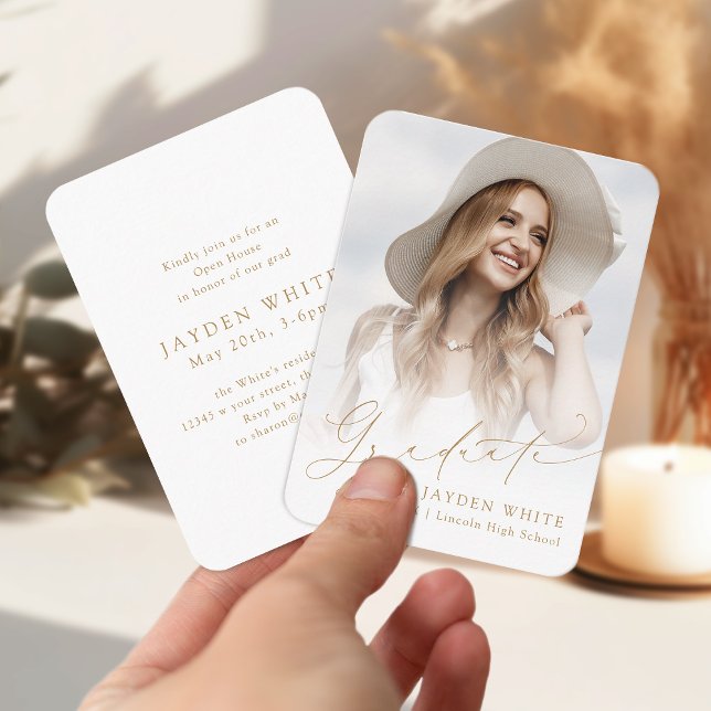 Mini Modern Chic Script Foto Abschluss laden Begleitkarte (Mini Modern Chic Script Photo Graduation Invite)