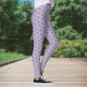 Mini Pretzel Snacks auf Lilac (oder irgendeinem be Leggings