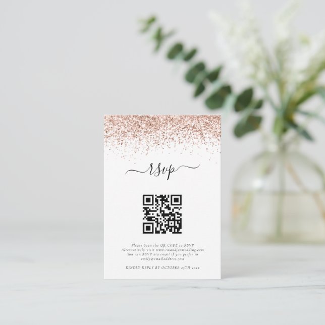 Mini Rose Gold Glitzer QR Code Hochzeit RSVP Begleitkarte (Stehend Vorderseite)
