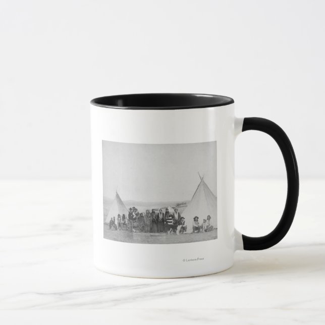 Minikonou-Amerikanische Ureinwohner außerhalb von  Tasse (Rechts)