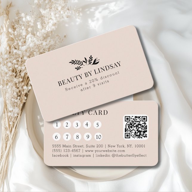 Minimal Beige Botanical Salon QR-Code Loyalty Visitenkarte (Minimal Beige-Blush Botanical Salon QR-Code Loyalty Business Card)