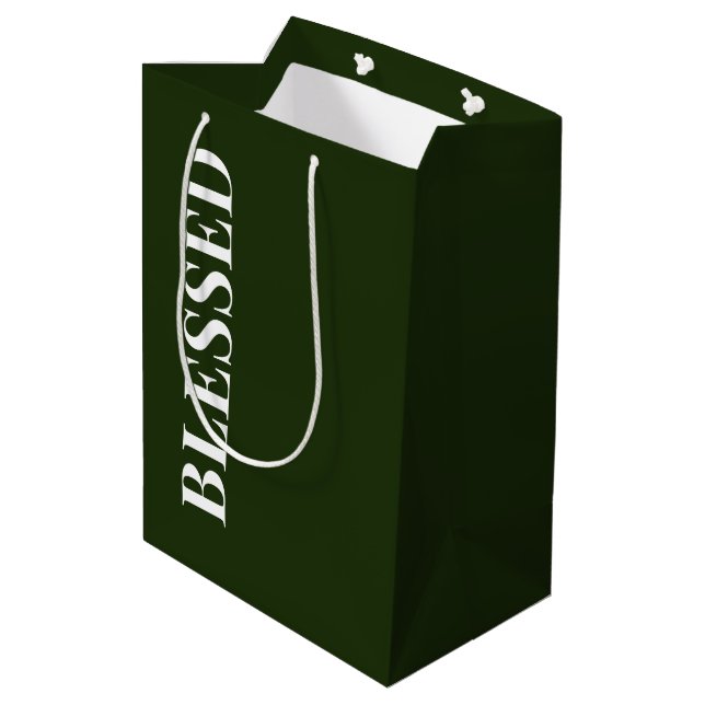 Minimal BLESSED | Waldgrüne Feiertage Mittlere Geschenktüte (Rückseite Schrägansicht)