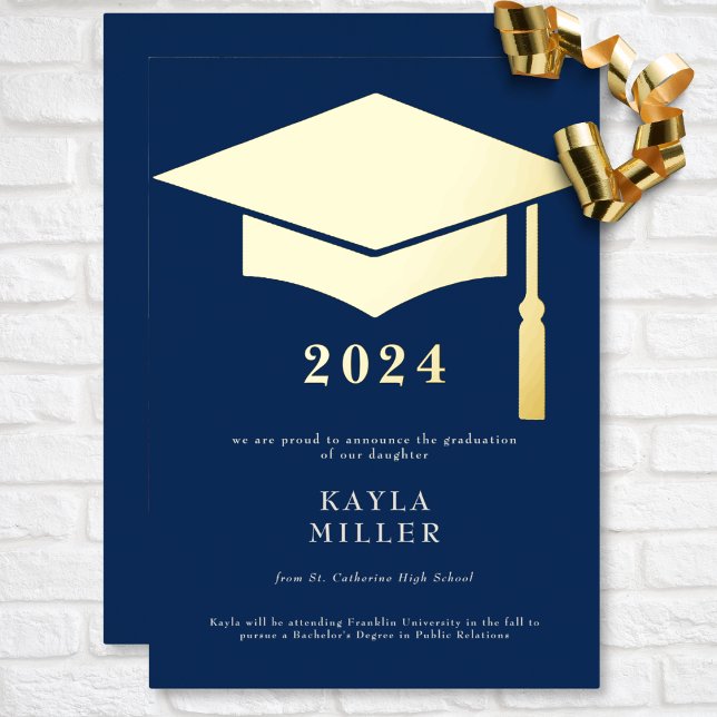 Minimal Blue & White Gold Cap Grad Bekanntgabe Folieneinladung (Minimal Blue & White Gold Cap Graduation Foil Invitation)
