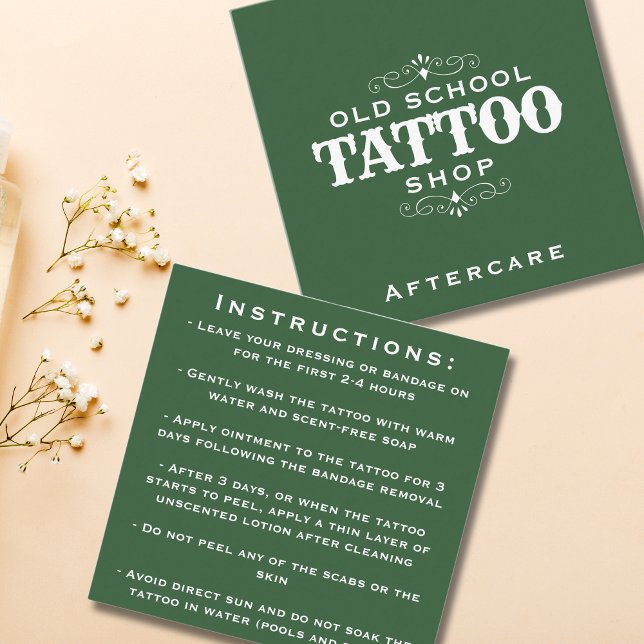 Minimal Bold Tattoo Artist Aftercare Instructions Quadratische Visitenkarte (Minimal Bold Tattoo Artist Aftercare Instructions Square Business Card)