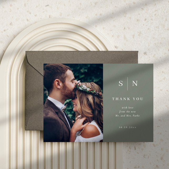 Minimal Chic | Sage Green Foto Vielen Dank Postkarte (This wedding thank you card in trendy sage green features your photo plus lots of room for a message)