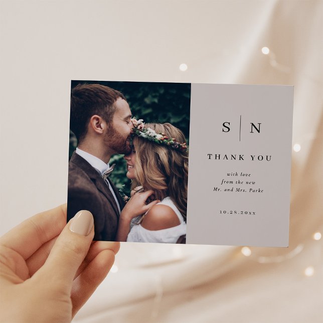 Minimal Chic | Soft Grau and Black Foto Vielen Dan Postkarte (A simple and elegant soft gray save the date card with your monogram and photo.)