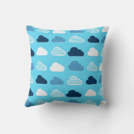 Minimal Clouds Pattern – Blue Sky Vibes Kissen