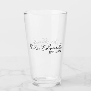 Minimal Cursive Frau Custom Nachname Hochzeitsgesc Glas