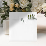 Minimal dunkle Forest Green Wedding Couple Initial Quadratischer Aufkleber<br><div class="desc">Schick und elegant. Diese Vorlage enthält einige Initialen in einer schönen dunkelwaldgrünen Farbe. Dieser Aufkleber fügt der Verpackung und den Umschlägen der Gastgeschenk Hochzeit genau das Besondere hinzu.</div>