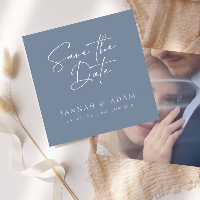 Minimal Dusty Blue Script Typografy Foto Wedding Save The Date (Von Creator hochgeladen)
