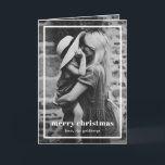 Minimal Einfaches Foto Elegante Weihnachten<br><div class="desc">Elegante Weihnachtskarte mit minimalem und modernem Design,  schlicht umrahmt und "fröhliche Weihnachten" über Ihrem Lieblingsfoto. Die Innenseite hat ein zweites Bild zusammen mit Ihrer personalisierten Nachricht in Schwarz-Weiß.</div>