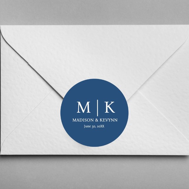 Minimal & elegant Blue & White Monogram Wedding Runder Aufkleber (Von Creator hochgeladen)