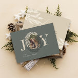 Minimal Elegant Joy Winter Garland Photo Wreath Feiertagskarte<br><div class="desc">Embrace the joy of the holiday season with our winter garland photo wreath Christmas holiday card. Our personalized card features our hand-drawn winter garland wreath design with your photo placed in the middle of the wreath in an arch shape. Customize with family signature and personalized Holiday message on the back...</div>