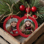 Minimal Elegant Zwei-Foto Collage halten Red Keramik Ornament<br><div class="desc">Feiern Sie Ihre Erinnerungen mit unserem wunderschönen und eleganten Foto der Keramik. Dieses exquisite Ornament erlaubt es Ihnen, es mit zwei Ihrer Lieblings-Fotos zu personalisieren - einem vorne und einem hinten - und so einen einzigartigen und unvergesslichen Sake zu schaffen. Jedes Foto ist mit einem Namen geschmückt, der in einem...</div>