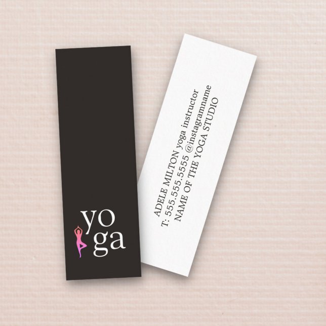 Minimal elegantes Schwarz-weiß rosa Yoga-Symbol Mini Visitenkarte (Von Creator hochgeladen)