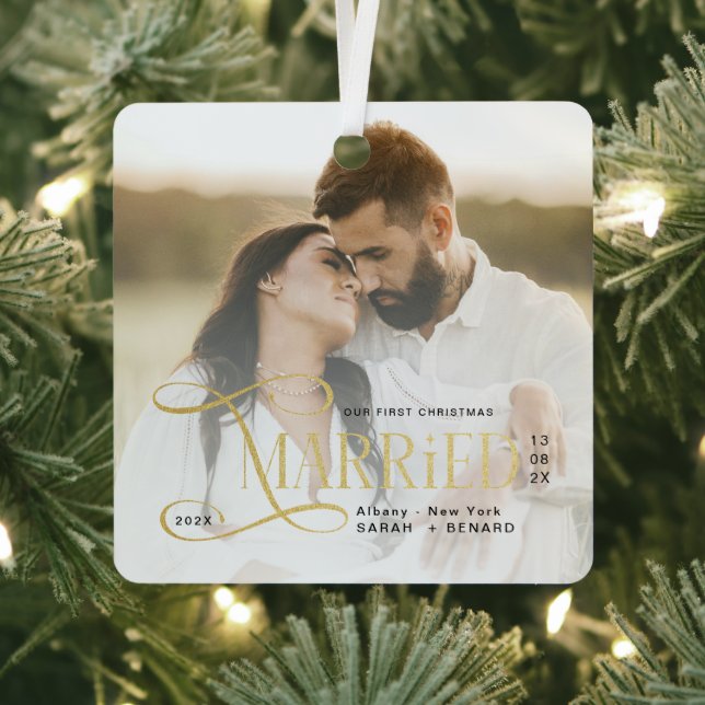 Minimal First Christmas Married Couples Photo Ornament Aus Metall (InSitu)