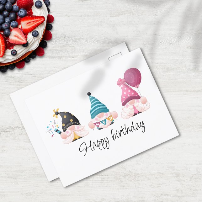 Minimal Happy Birthday Gnome Trio Postkarte (Von Creator hochgeladen)