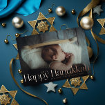Minimal Happy Hanukkah Foto Rose Gold Folien Feiertagskarte<br><div class="desc">Die reale Goldfolie ist hier; für die Grafik und den bearbeitbaren Text können Sie aus Gold,  Rose,  Gold oder Silberfolie wählen. Fügen Sie auf Wunsch eine Nachricht oder mehrere Fotos auf die Rückseite.</div>