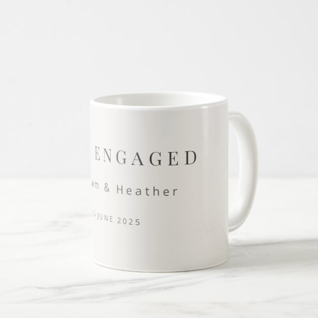 Minimal Just Engaged Mug | Warm White Kaffeetasse (VorderseiteRechts)