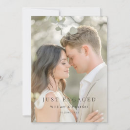 Minimal Just Engaged Photo Announcement  Feiertagskarte