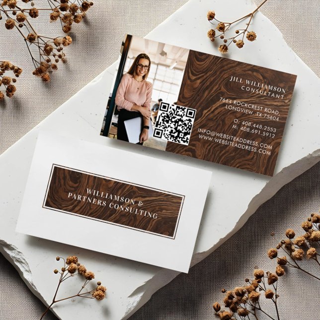Minimal Modern Elegant Woodgrain Photo QR Code Visitenkarte (Minimal Modern Elegant Woodgrain Photo QR Code Business Card)