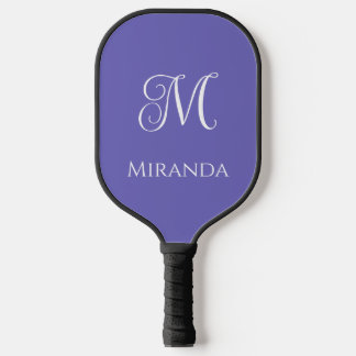 Minimal moderne Bezeichnung & Monogramm in Lila La Pickleball Schläger