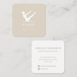 Minimal moderne Creme Beige Logo Pilates Quadratische Visitenkarte