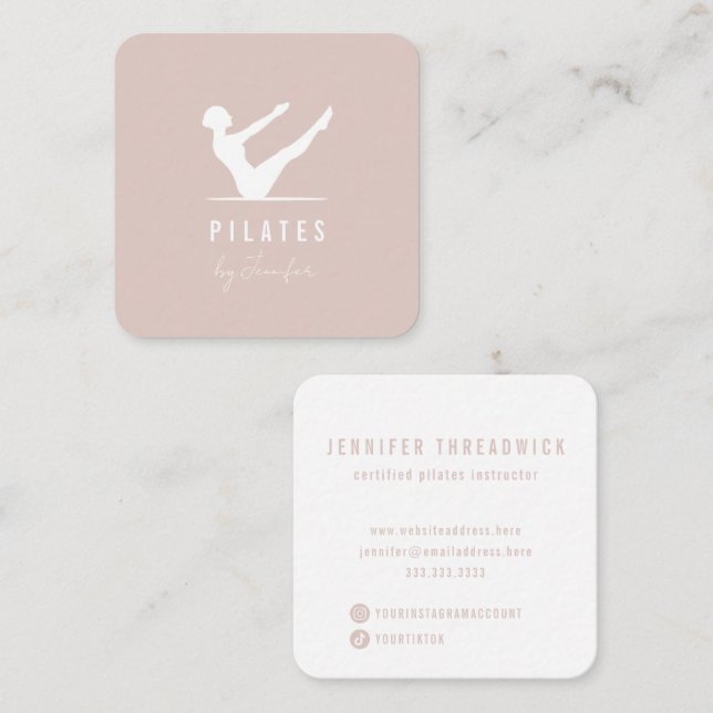 Minimal moderne Powder Pink weibliche Logo Pilates Quadratische Visitenkarte (Vorne/Hinten)