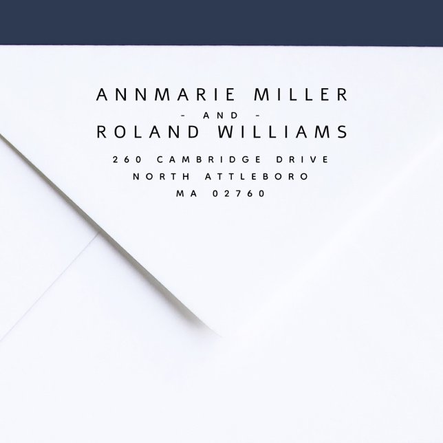 Minimal moderne Rücksendeadresse mit zwei Nachname Permastempel (Modern Minimalist Two Last Names Elegant Return Address Stamp for married or unmarried couple)