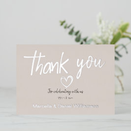 Minimal Modernes Herz und Skript Hochzeit Folieneinladung