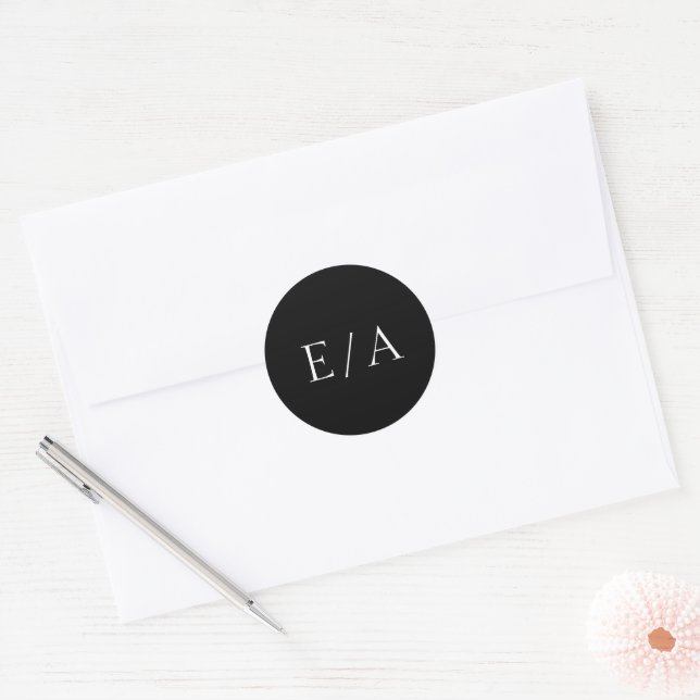 Minimal Monogram Elegant Moderne Schwarze Hochzeit Runder Aufkleber (Umschlag)