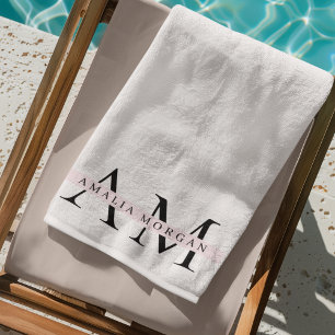 "Minimal Pastel Pink Initial & Name Personalisiert Strandtuch