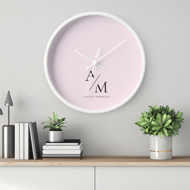 Minimal Pastel Pink Initial & Personalisiert Uhr (Von Creator hochgeladen)