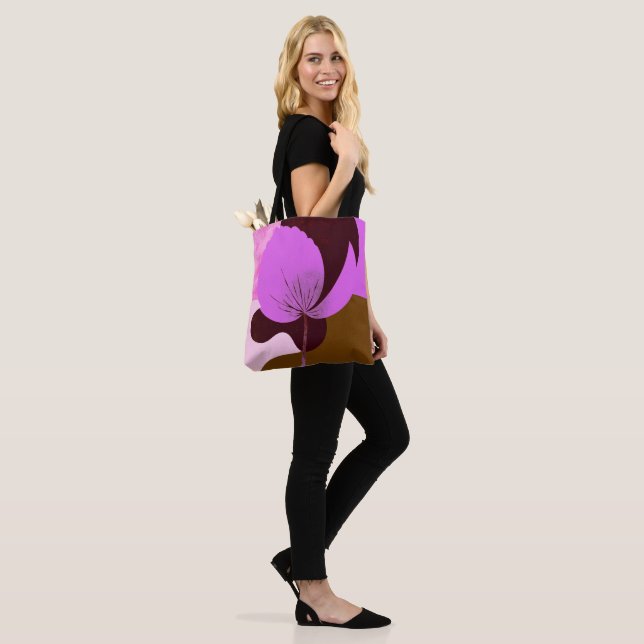 Minimal Purple Flower Tote Bag – Modern Floral Des (Am Model)