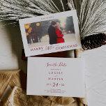 Minimal Red Marry Kleine Weihnachten Save the Date<br><div class="desc">Diese kleine rote Weihnachtskarte macht den Urlaub für ein verlobtes Ehepaar zu einem ganz besonderen Save the Date. Das Design zeichnet sich durch klassische Typografie in Rot und Weiß aus,  gepaart mit einem rustikalen und eleganten Script-Schriftart mit handgeschriebenem Stil.</div>