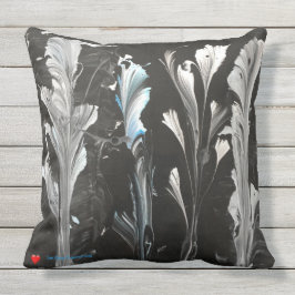 Minimal Rotes Herz White Black Original Garten Kissen