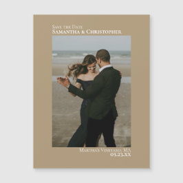 Minimal Save the Date Vertikales Foto Tan Magnet