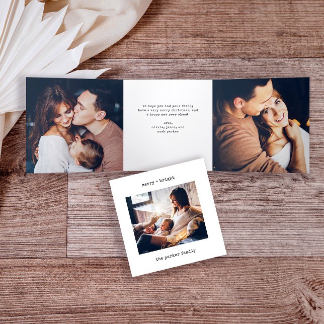 Minimal-Schreibmaschine | Merry and Bright Multi F Dreifach Gefaltete Urlaubskarte (A stylish and simple trifold holiday card with plenty of room for your favorite family photos)