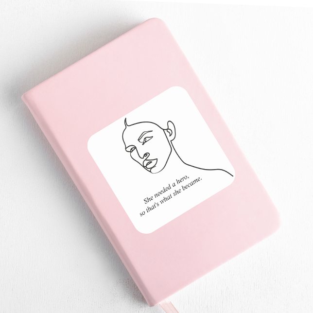 Minimal Schwarz wurde sie zu einem Helden-Inspirat Quadratischer Aufkleber (Von Creator hochgeladen)