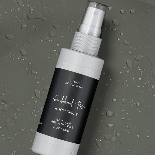 Minimal Schwarzer Raum Spray Flasche Wasserdicht E Lebensmitteletikett (Modern spray bottle waterproof label in black and white with fully customizable text and colors)