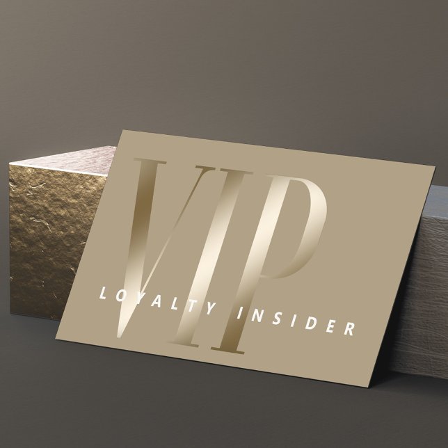 Minimal Sheer & Luxury Shine Gold VIP Treuekarte (Von Creator hochgeladen)