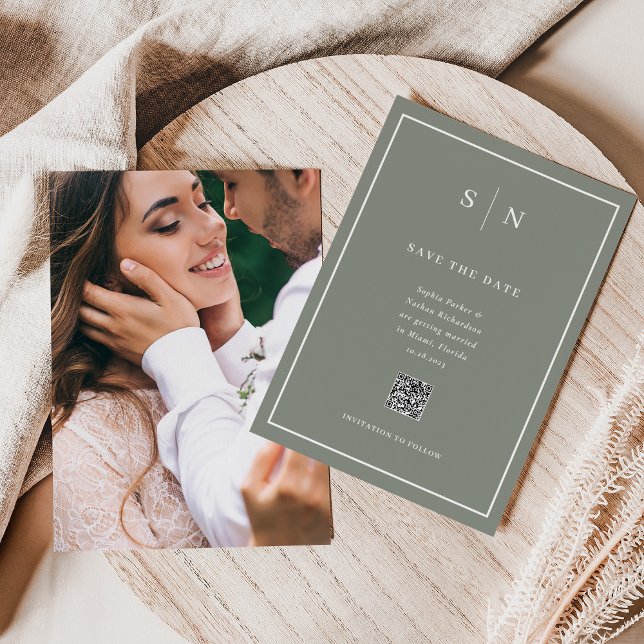 Minimal und Chic | Foto Back and QR Code Wedding Save The Date (An elegant sage green wedding save the date, with a scannable QR code and your photo on the back)