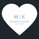 Minimal und Chic | Hochzeit Herz-Aufkleber<br><div class="desc">Minimal und Chic | Blue Wedding Classic Round StickerDiese eleganten,  modernen Servietten aus Hochzeit oder Brautparty zeichnen sich durch ein schlichtes Schwarz-Weiß-Design aus,  das minimalistisch wirkt. Fügen Sie Ihre Initialen oder Monogramme hinzu,  um sie komplett zu Ihrem eigenen zu machen.</div>