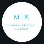 Minimal und Chic | Hochzeit Runder Aufkleber<br><div class="desc">Minimal und Chic | Schwarz-Weiß-RundstickerDiese eleganten,  modernen Servietten aus Hochzeit oder Brautparty sind in einem schlichten Schwarzweiß-Text gestaltet,  der minimalistisch wirkt. Fügen Sie Ihre Initialen oder Monogramme hinzu,  um sie komplett zu Ihrem eigenen zu machen.</div>