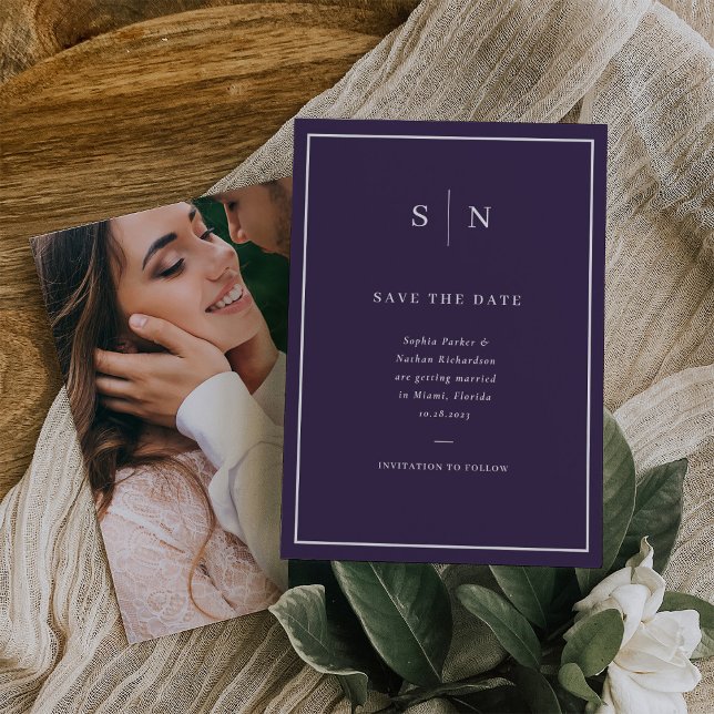Minimal und Chic | Lila und weiß mit Foto Save The Date (A colorful yet classic purple save the date card, with a photo of the two of you on the back)