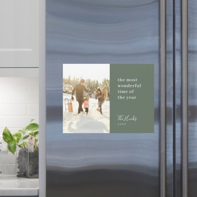 Minimal Weihnachten Moderne, stilvolle Magnetkarte (Share festive Scandi style with a modern Wonderful Time magnetic card by Guava)