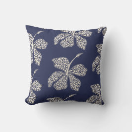 Minimal White Hibiscus Floral Navy Blue Design Kissen