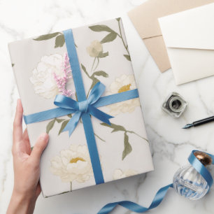 Minimale Creme Pfingstrose Weiße Blumige Musterung Geschenkpapier