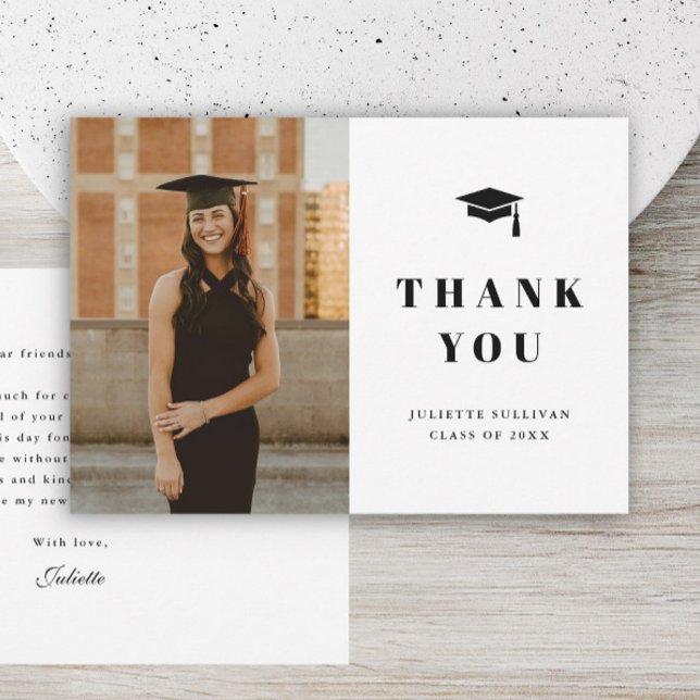 Minimale Foto-Graduationspartei Dankeskarte (Simple type black and white graduation photo thank you cards.)